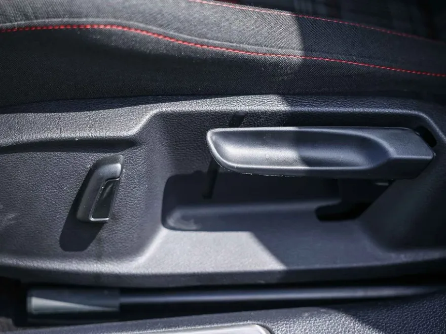 2019 Volkswagen Golf GTI S photo 1
