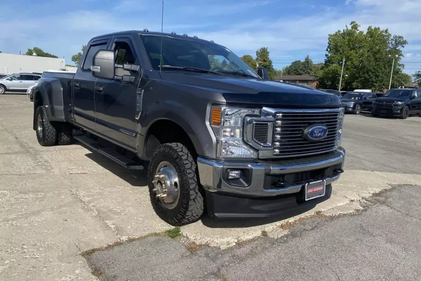 2022 Ford F-350 XLT photo 1