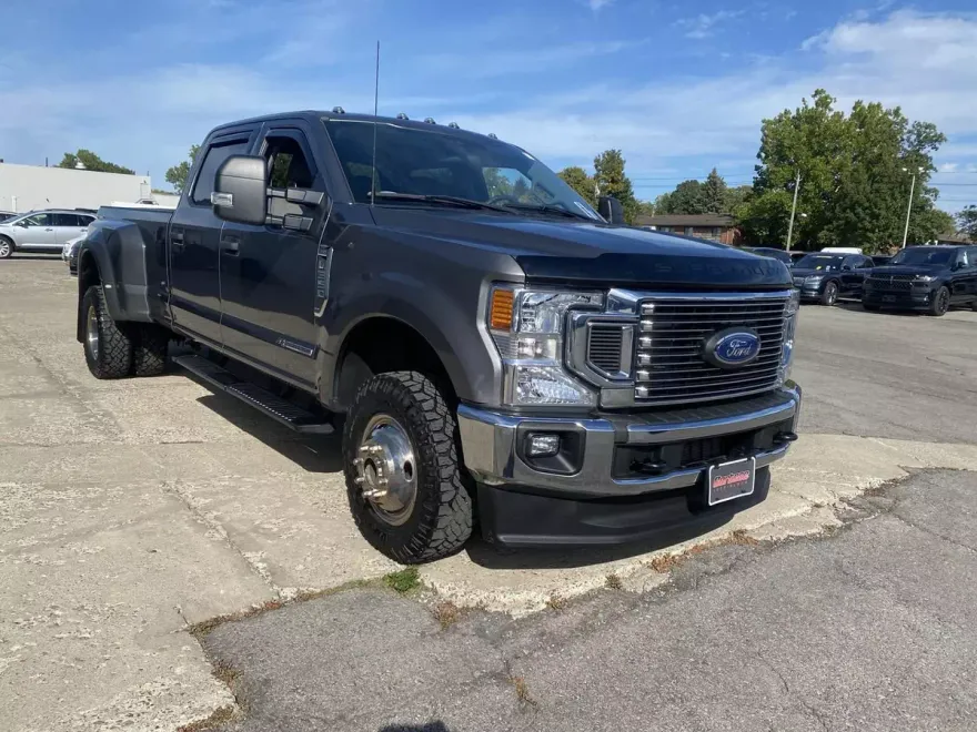 2022 Ford F-350 XLT photo 1