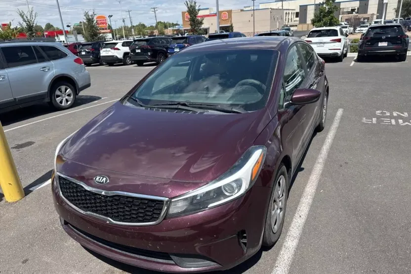 2017 Kia Forte LX Base photo 1