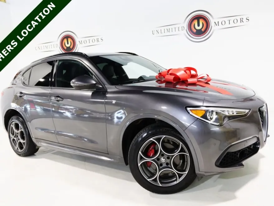 2022 Alfa Romeo Stelvio Ti photo 1