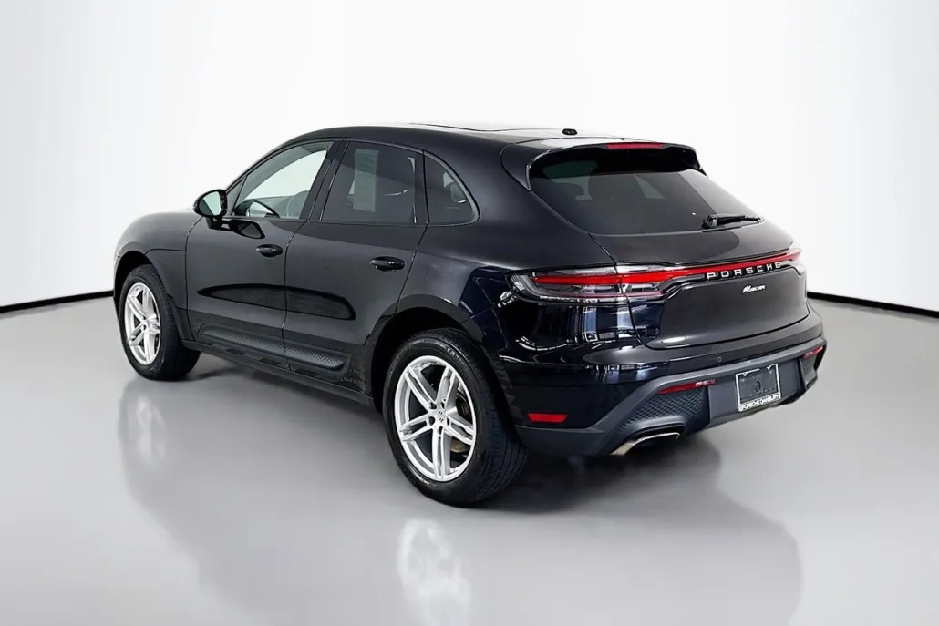 2022 Porsche Macan photo 1