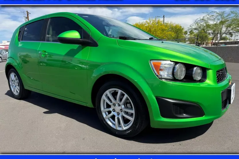 2015 Chevrolet Sonic LT photo 1
