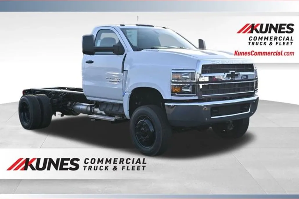 2024 Chevrolet Silverado 5500HD Work Truck photo 1