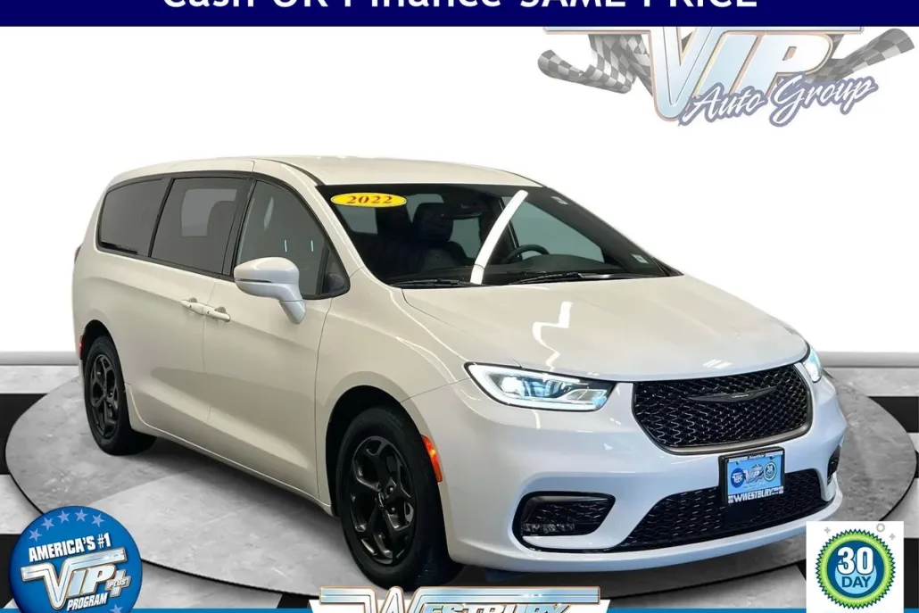 2022 Chrysler Pacifica Hybrid Touring L photo 1
