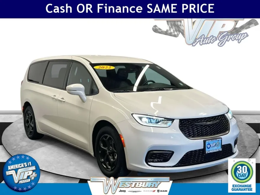 2022 Chrysler Pacifica Hybrid Touring L photo 1