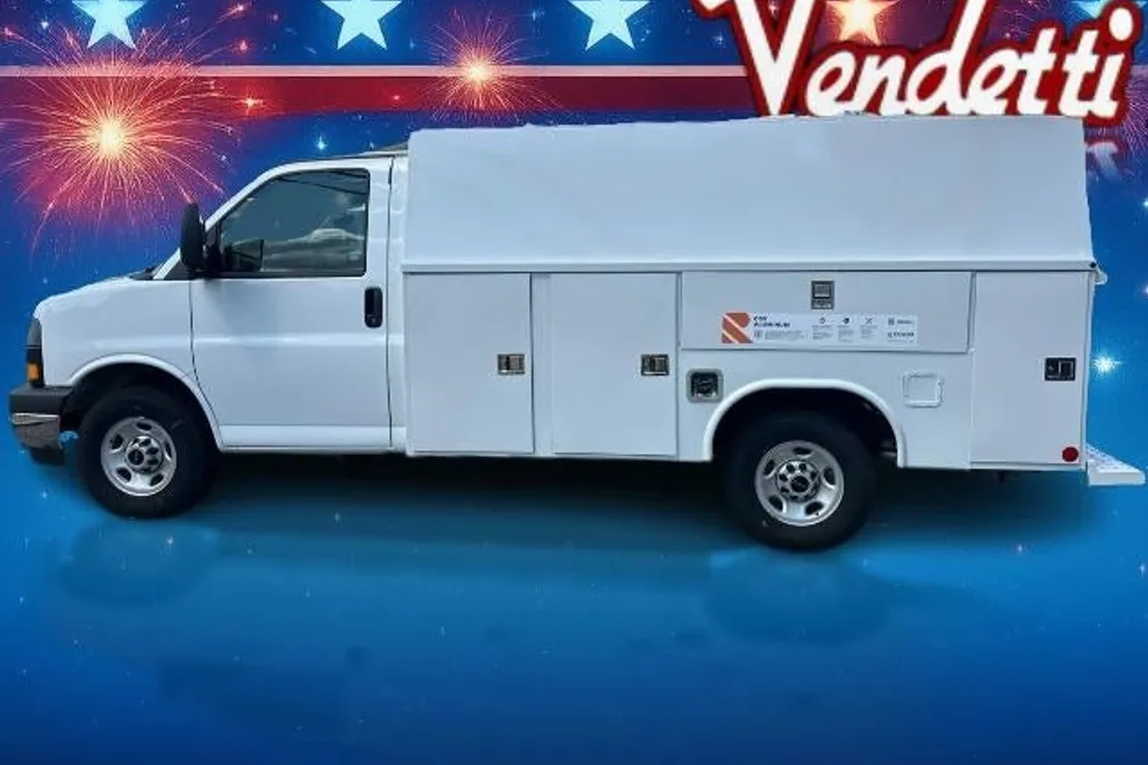 2025 Gmc Savana Cutaway 3500 Base photo 1