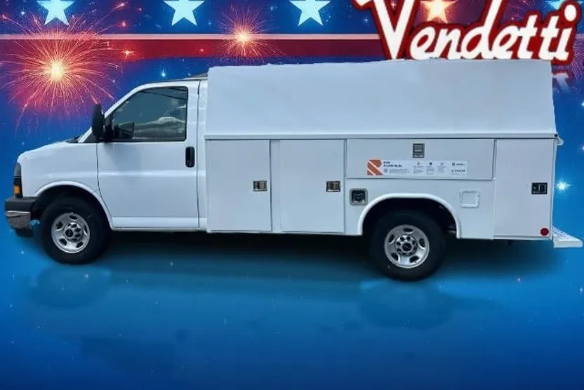 2025 Gmc Savana Cutaway 3500 Base photo 1