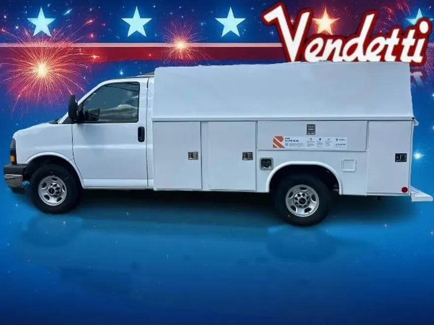 2025 Gmc Savana Cutaway 3500 Base photo 1