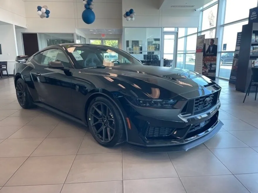 2025 Ford Mustang Dark Horse Premium photo 1