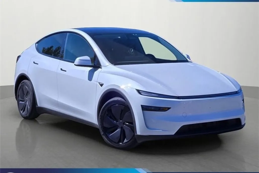 2026 Tesla Model Y Long Range photo 1