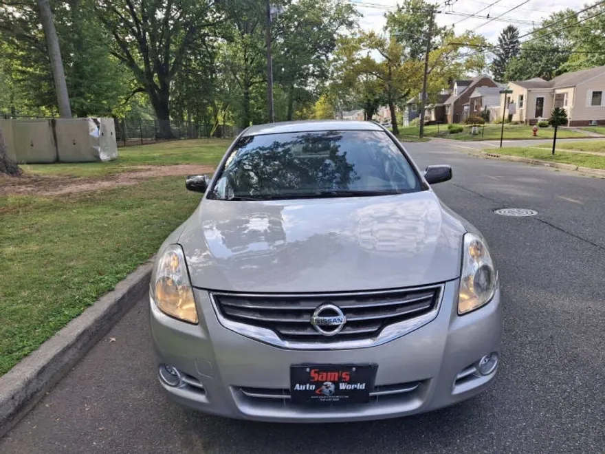 2012 Nissan Altima 2.5 S photo 1