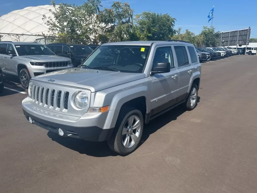 2011 Jeep Patriot Latitude photo 1
