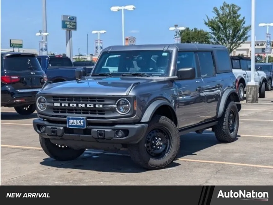 2023 Ford Bronco Black Diamond photo 1