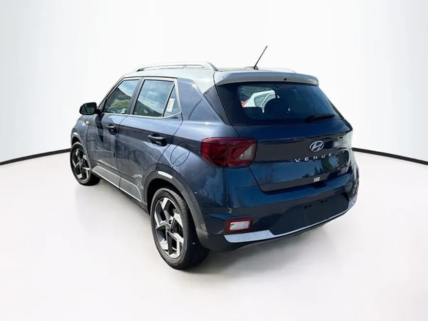 2025 Hyundai Venue Limited photo 1