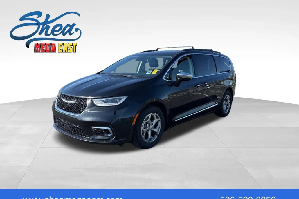 2023 Chrysler Pacifica Limited photo 1