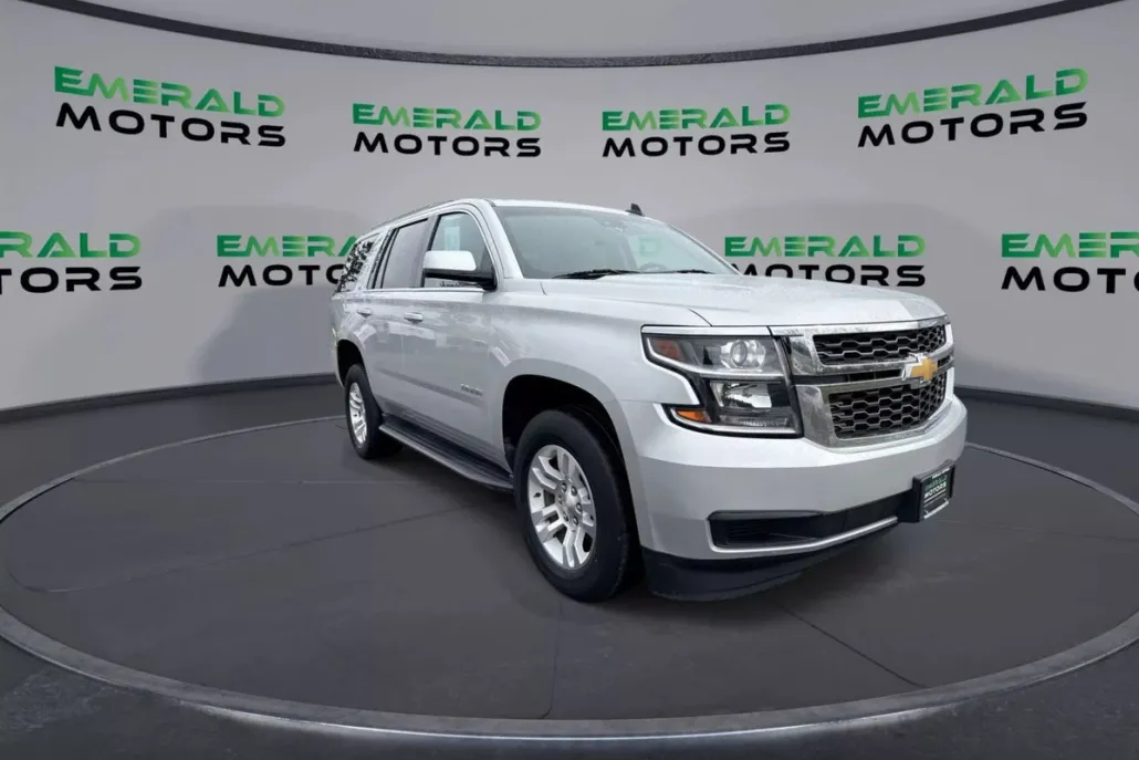 2016 Chevrolet Tahoe LT photo 1