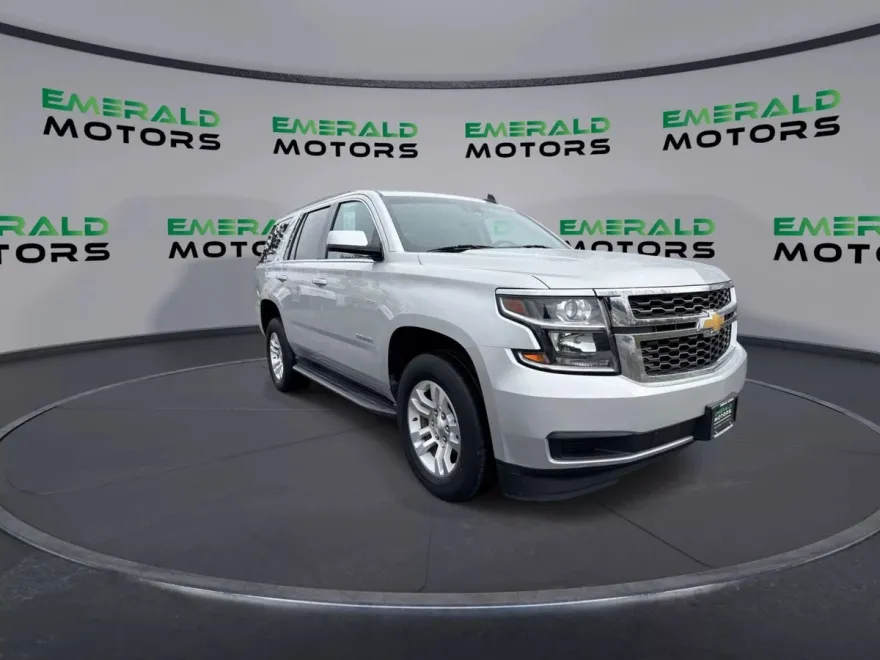 2016 Chevrolet Tahoe LT photo 1