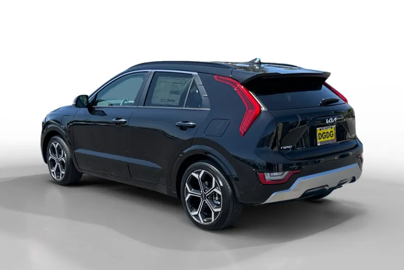 2025 Kia Niro Plug-In Hybrid SX Touring photo 1