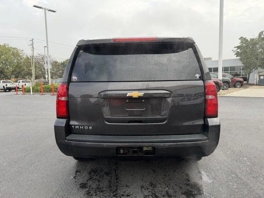 2016 Chevrolet Tahoe LT photo 1
