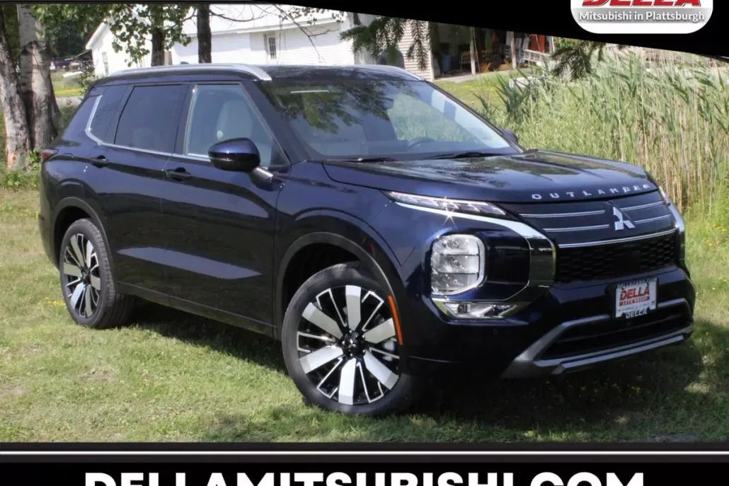 2025 Mitsubishi Outlander SEL photo 1