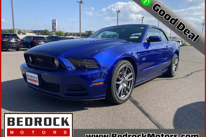 2014 Ford Mustang Convertible photo 1