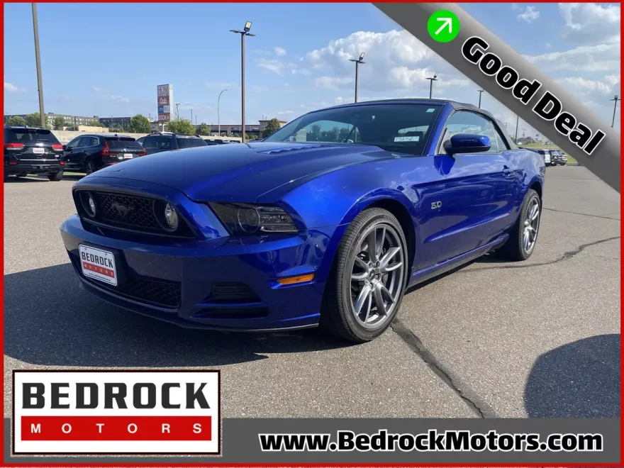 2014 Ford Mustang Convertible photo 1