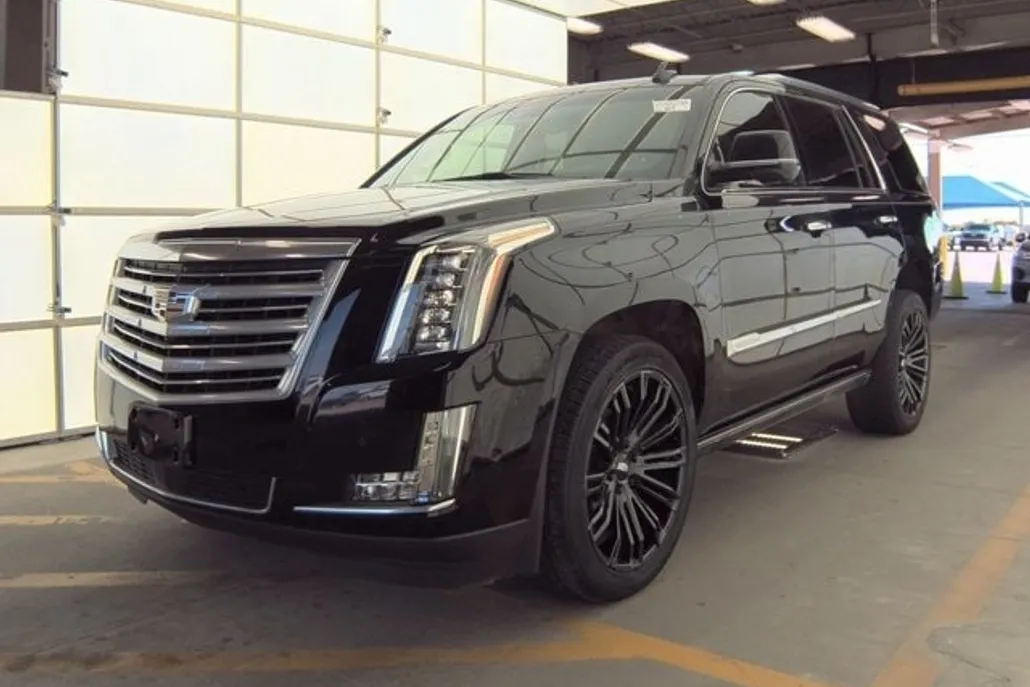 2019 Cadillac Escalade Platinum photo 1