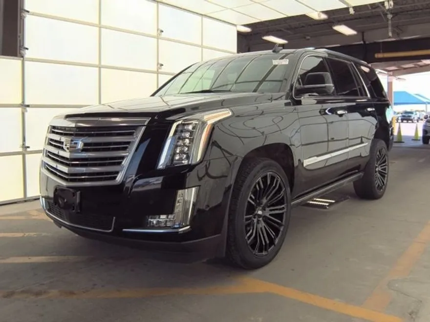 2019 Cadillac Escalade Platinum photo 1