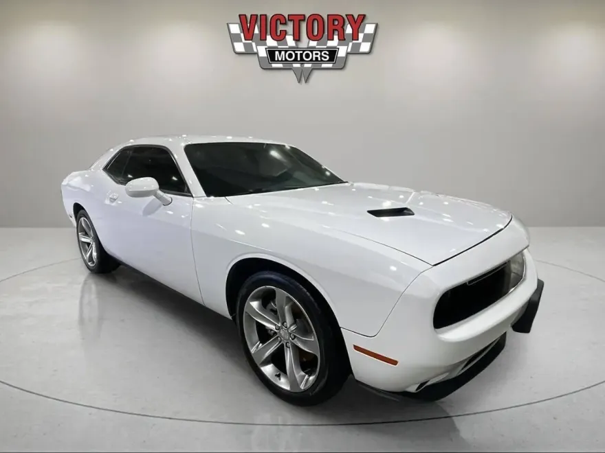 2015 Dodge Challenger R/T photo 1