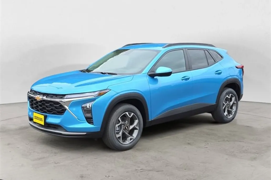 2025 Chevrolet Trax LT photo 1