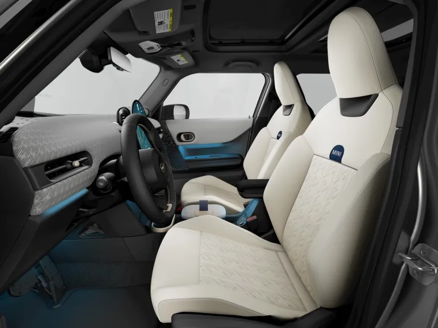 2025 Mini Cooper S Iconic photo 6