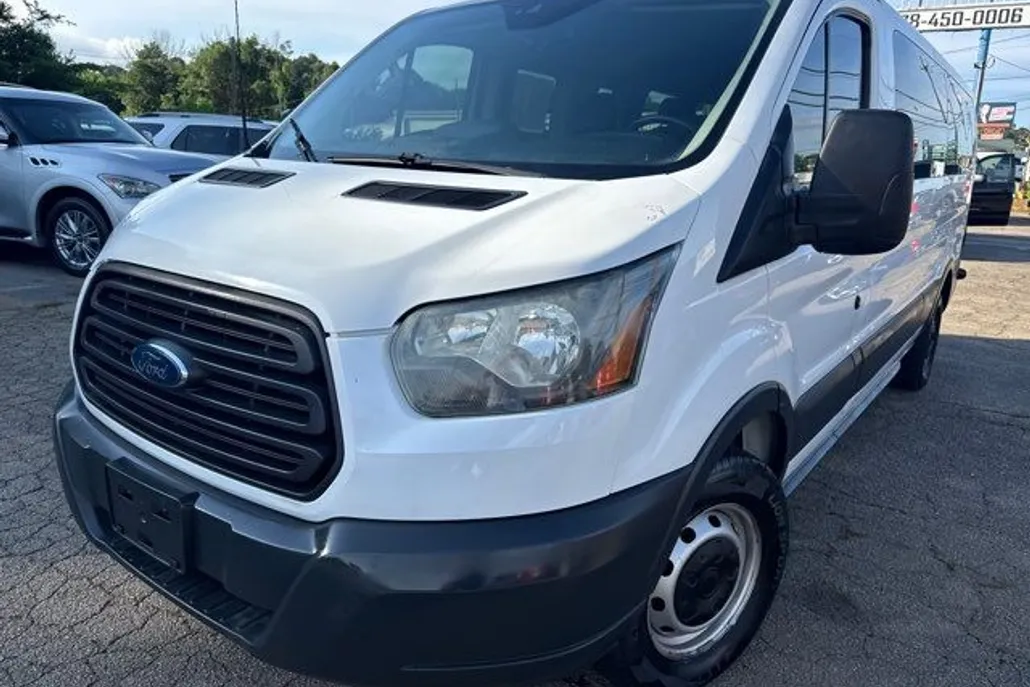 2016 Ford Transit XLT photo 1