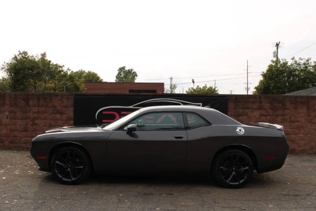 2023 Dodge Challenger SXT photo 1