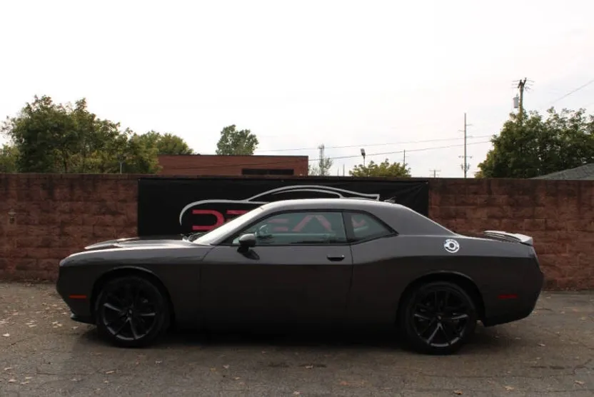 2023 Dodge Challenger SXT photo 1