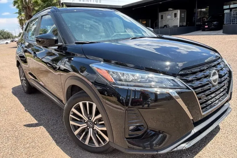 2024 Nissan Kicks SR photo 1