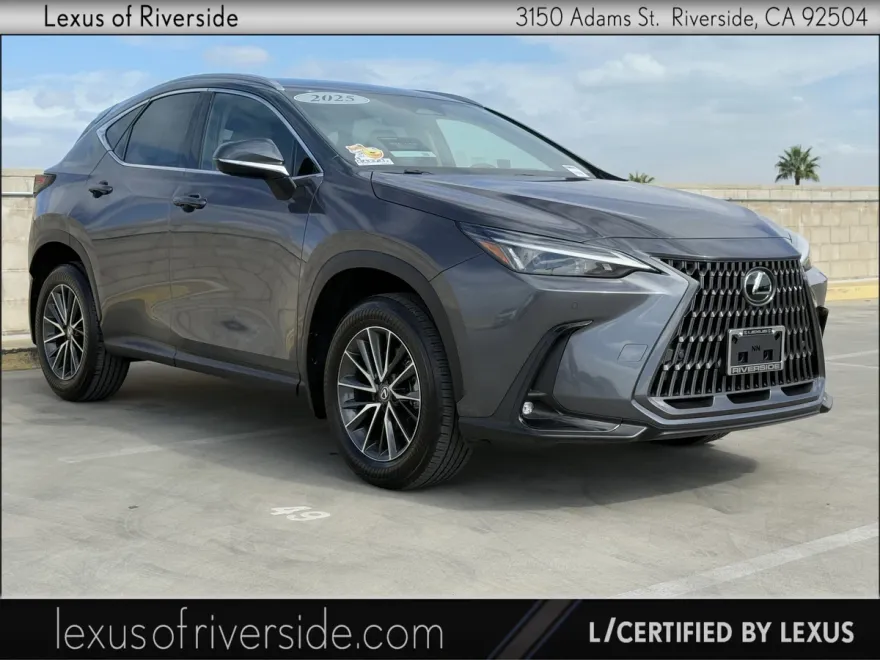 2025 Lexus NX 250 photo 1