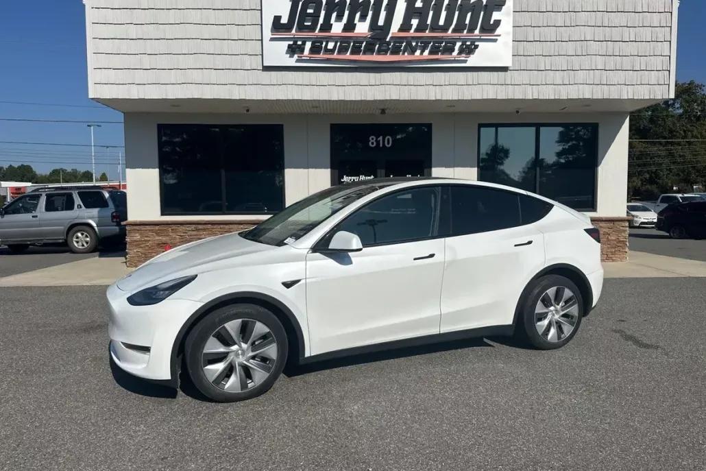 2023 Tesla Model Y Long Range photo 1