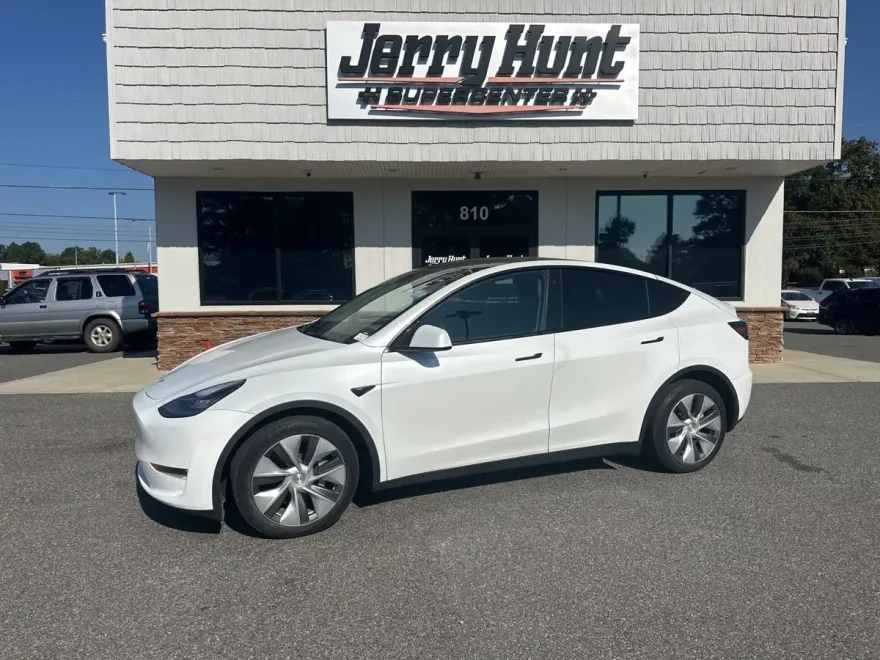 2023 Tesla Model Y Long Range photo 1