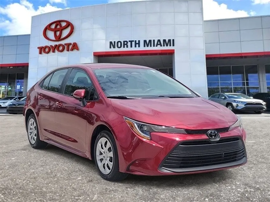 2024 Toyota Corolla LE photo 1