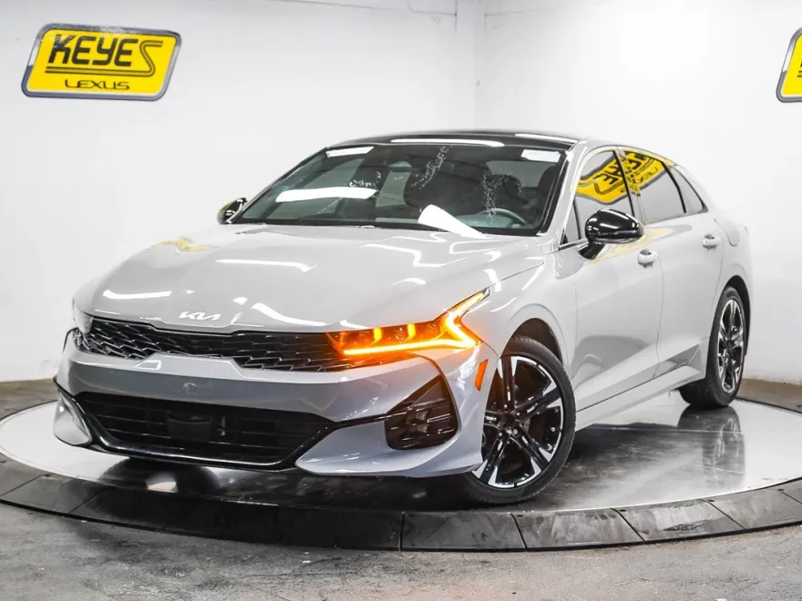 2022 Kia K5 GT-Line photo 1