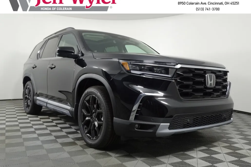 2025 Honda Pilot Touring photo 1