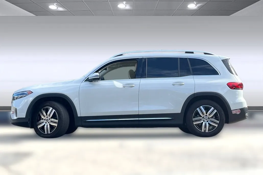 2023 Mercedes Benz EQB 300 4MATIC photo 1