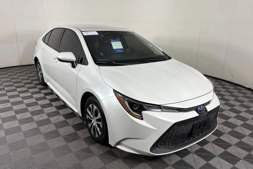 2022 Toyota Corolla Hybrid LE photo 1
