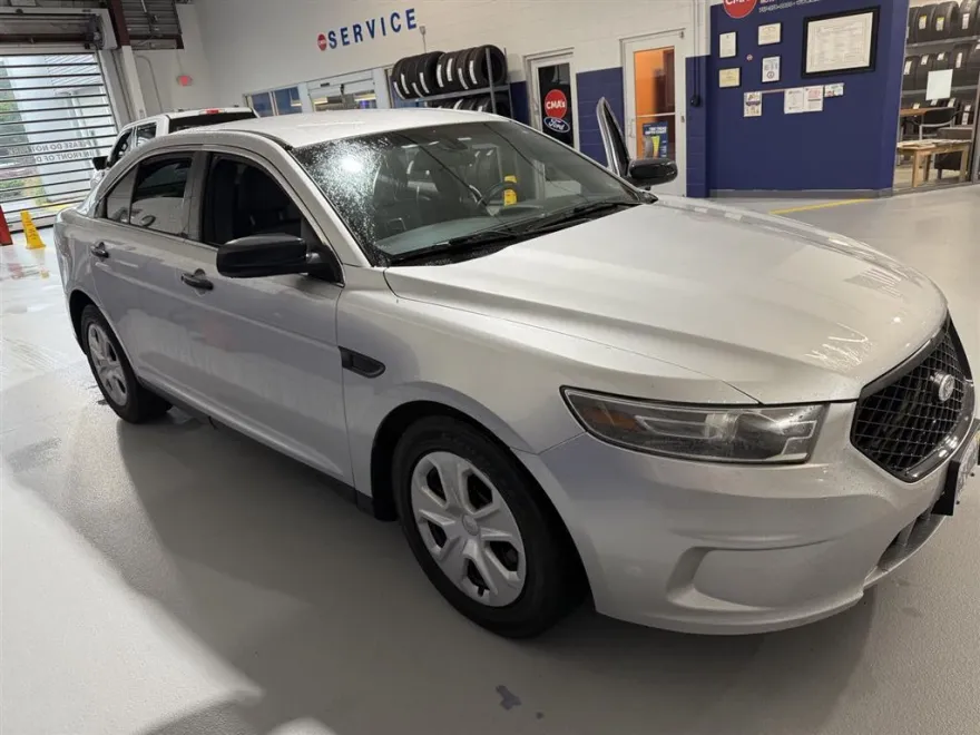 2014 Ford Taurus photo 1