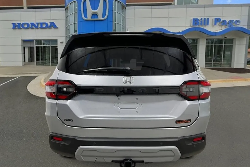 2025 Honda Pilot TrailSport photo 1