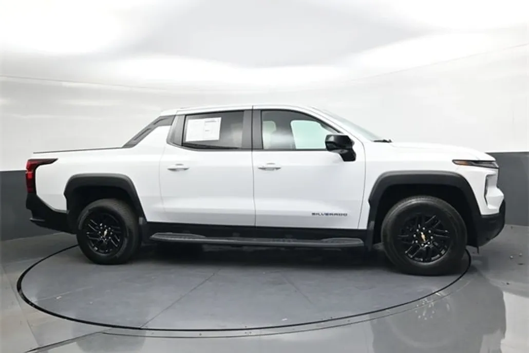 2024 Chevrolet Silverado EV Work Truck photo 1