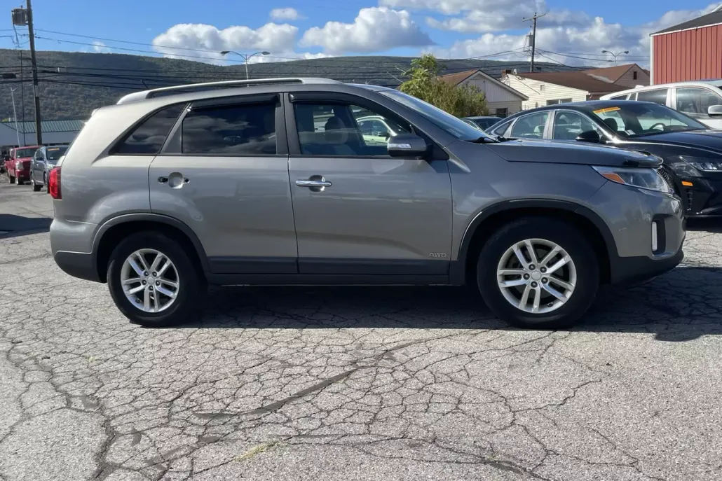 2014 Kia Sorento LX photo 1