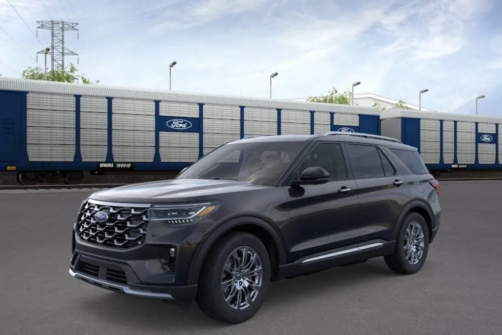 2025 Ford Explorer Platinum photo 1