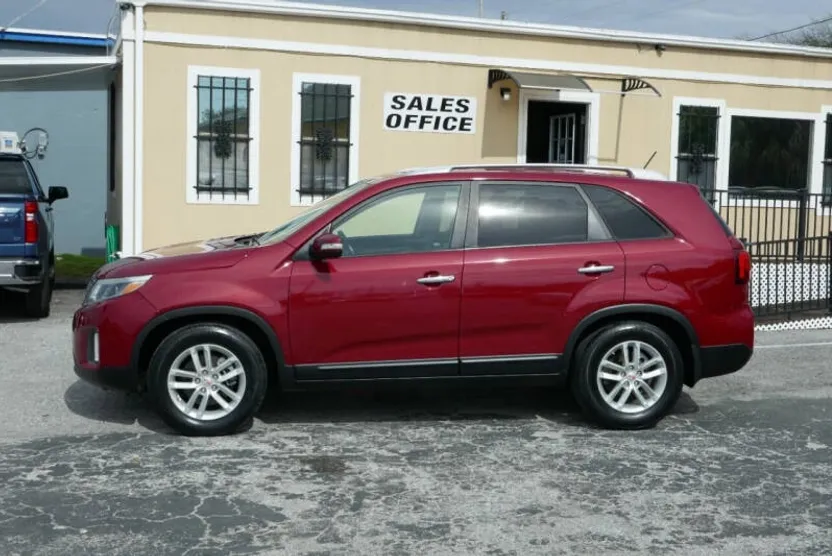 2014 Kia Sorento LX photo 1
